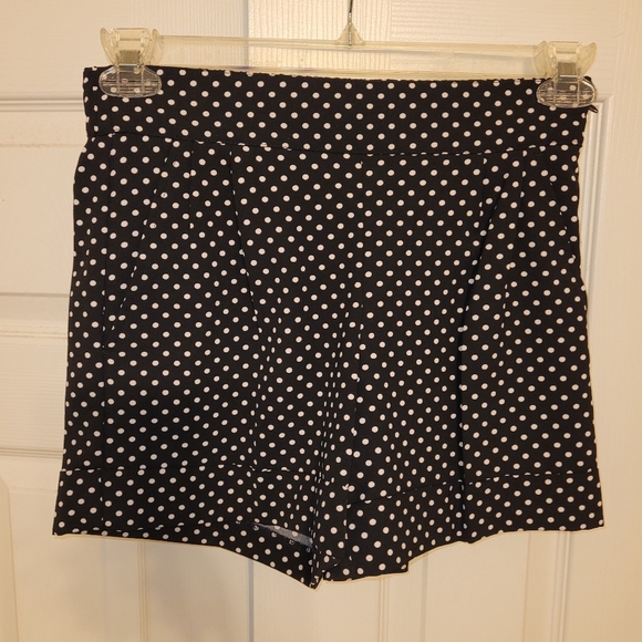 New York & Company 2pc B/W Polka Dot Blazer and Shorts Set, XS - Picture 6 of 6